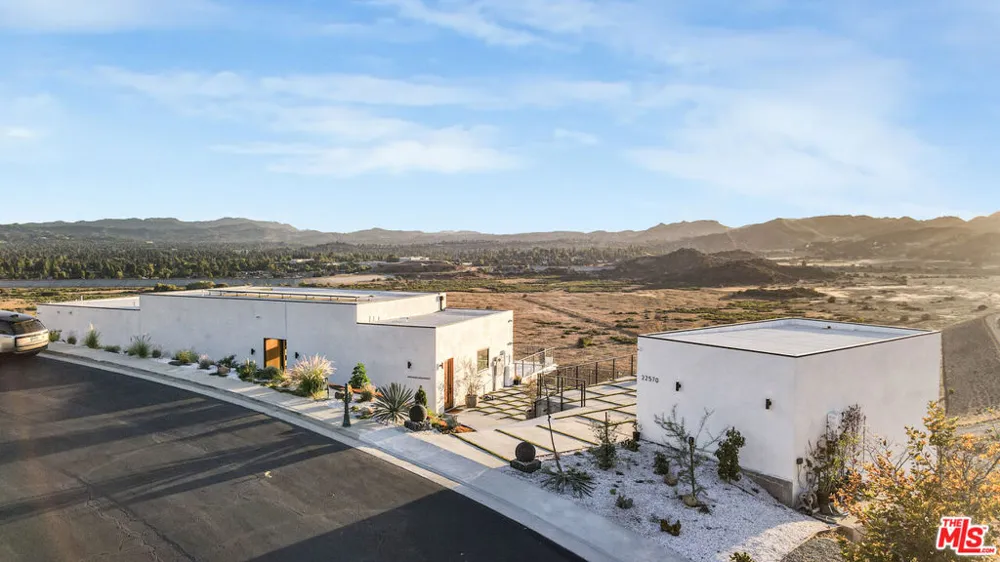 22570 S Summit Ridge Circle Chatsworth, CA 91311