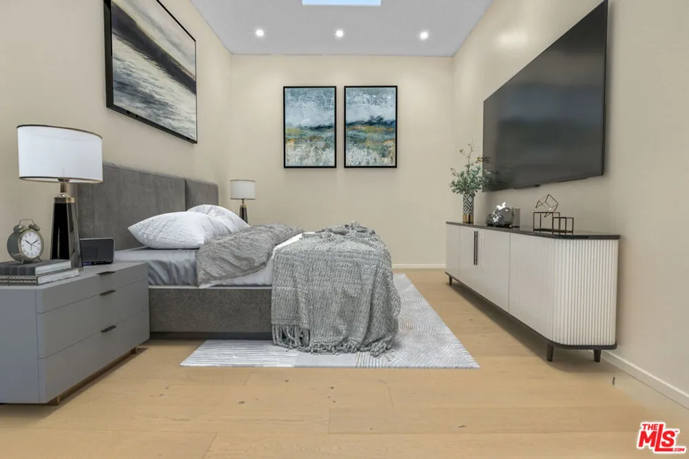 22570 S Summit Ridge Circle Chatsworth, CA 91311