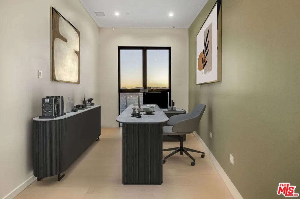 22570 S Summit Ridge Circle Chatsworth, CA 91311