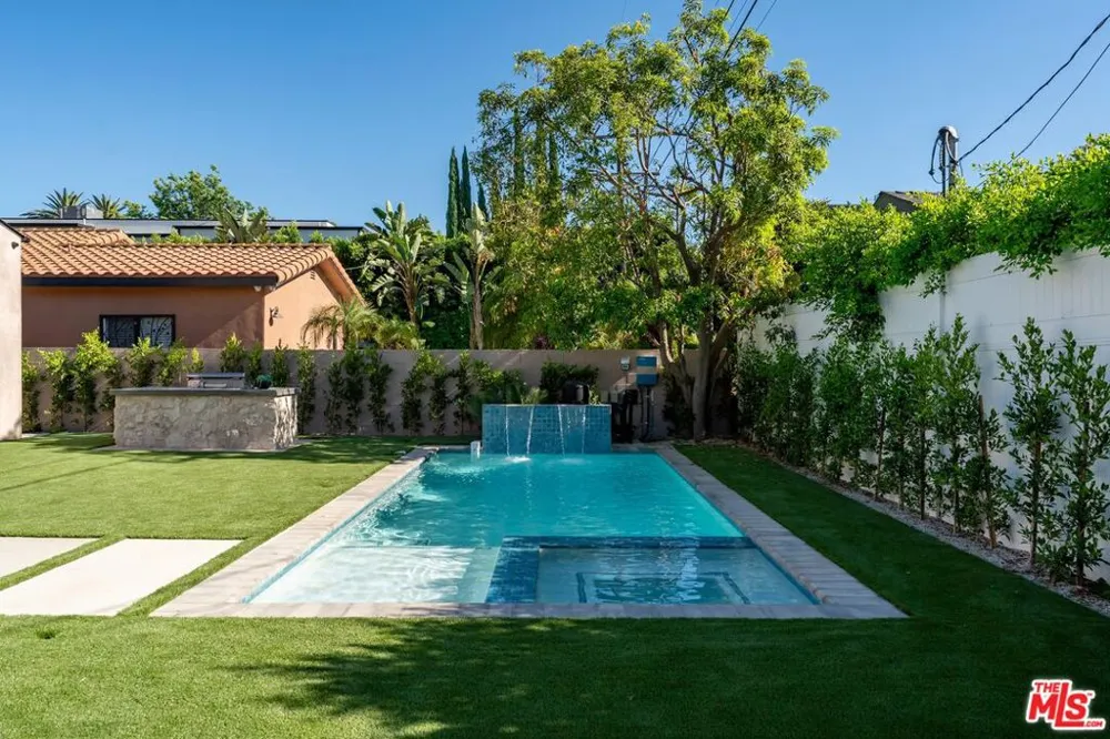 4641 Vesper Avenue Sherman Oaks, CA 91403