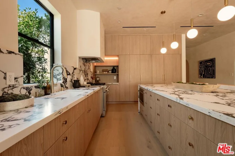 4641 Vesper Avenue Sherman Oaks, CA 91403