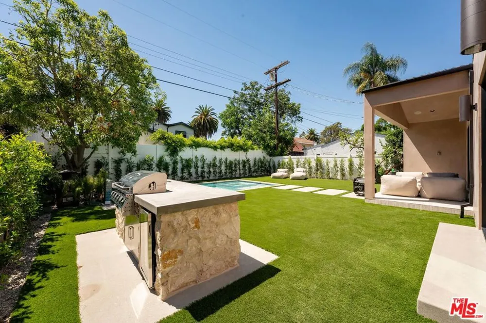4641 Vesper Avenue Sherman Oaks, CA 91403
