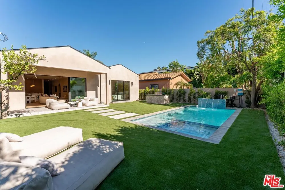 4641 Vesper Avenue Sherman Oaks, CA 91403