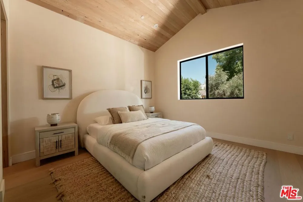 4641 Vesper Avenue Sherman Oaks, CA 91403