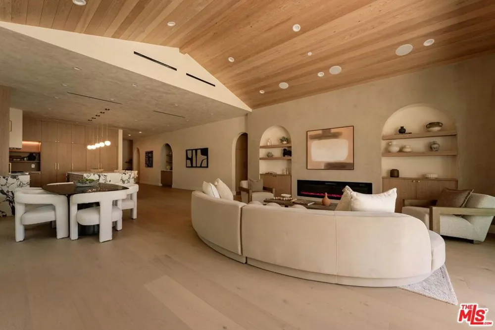 4641 Vesper Avenue Sherman Oaks, CA 91403