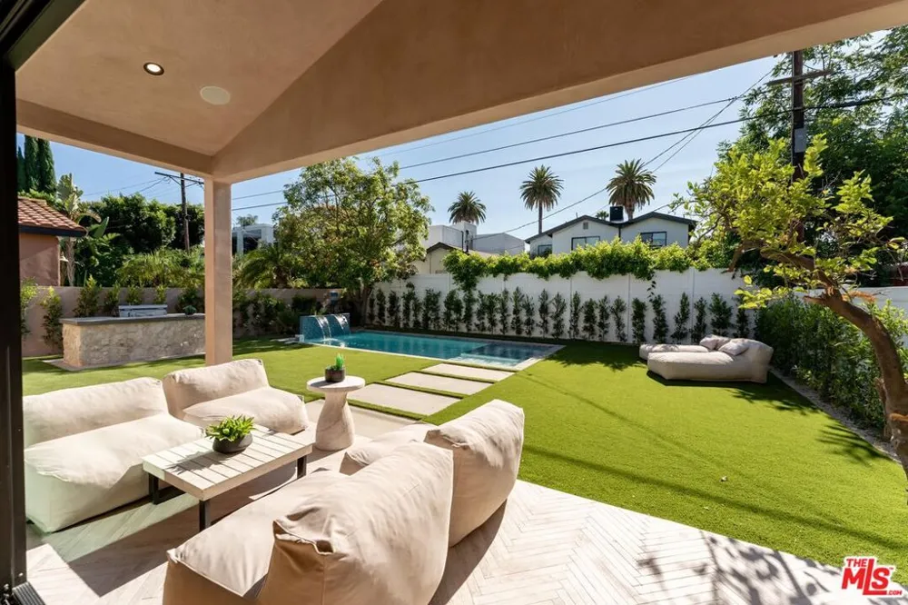 4641 Vesper Avenue Sherman Oaks, CA 91403