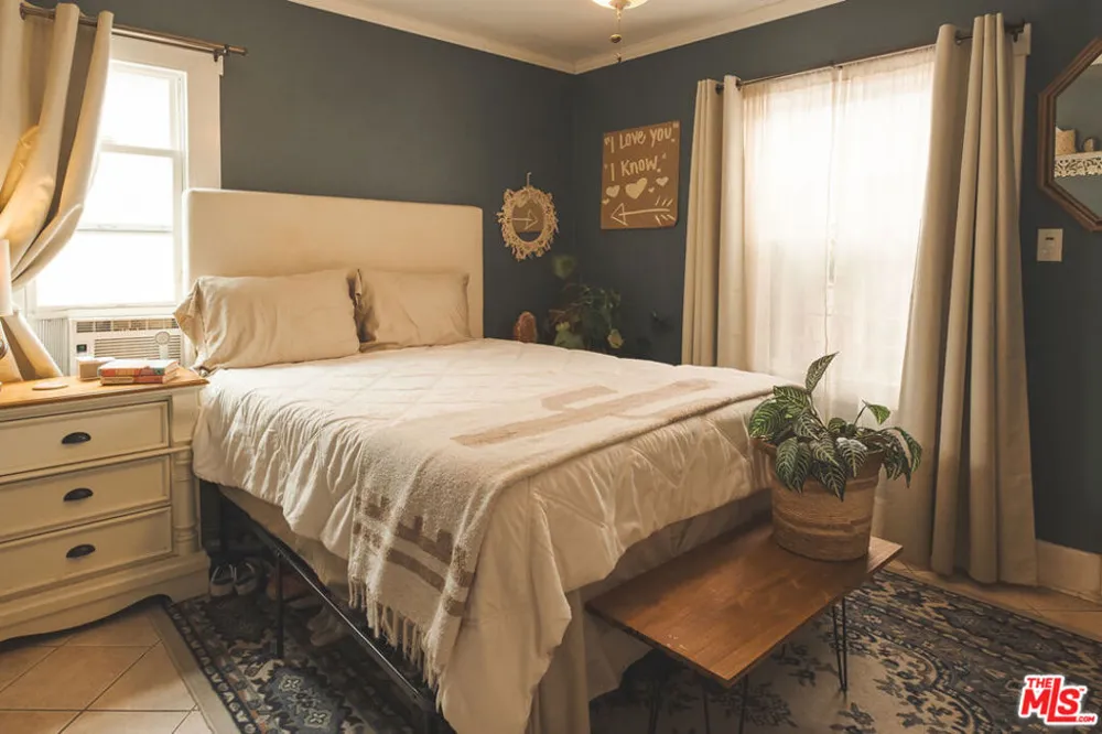 4224 E 11th Street Long Beach, CA 90804