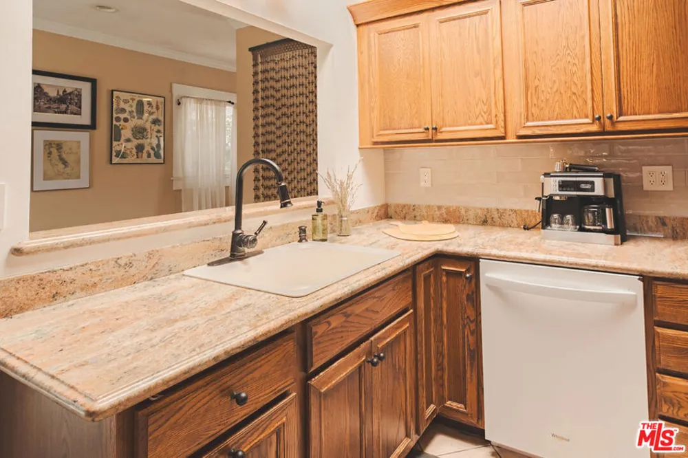 4224 E 11th Street Long Beach, CA 90804