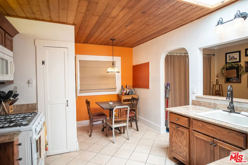 4224 E 11th Street Long Beach, CA 90804