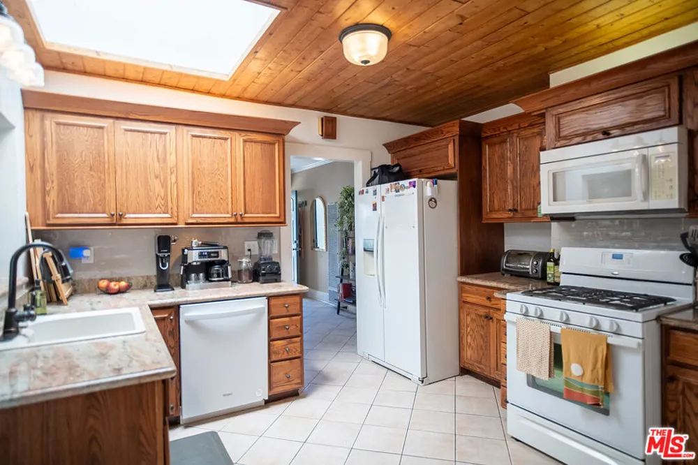 4224 E 11th Street Long Beach, CA 90804