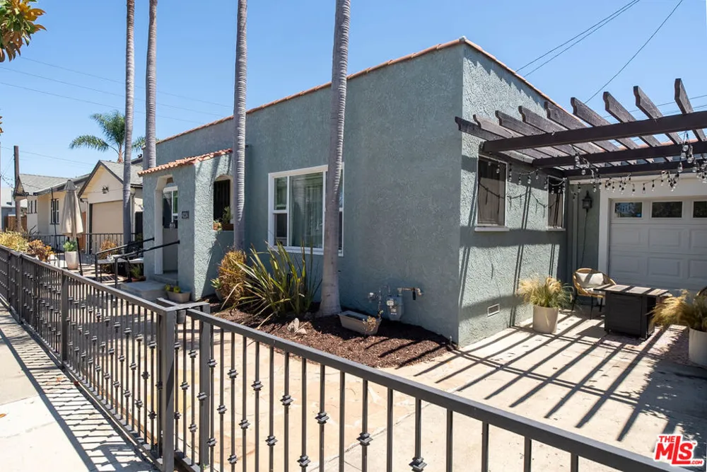 4224 E 11th Street Long Beach, CA 90804