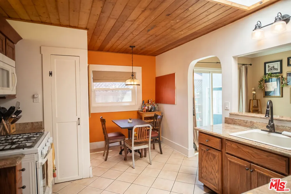4224 E 11th Street Long Beach, CA 90804