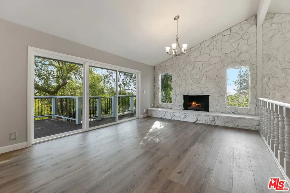23937 Jensen Drive West Hills, CA 91304