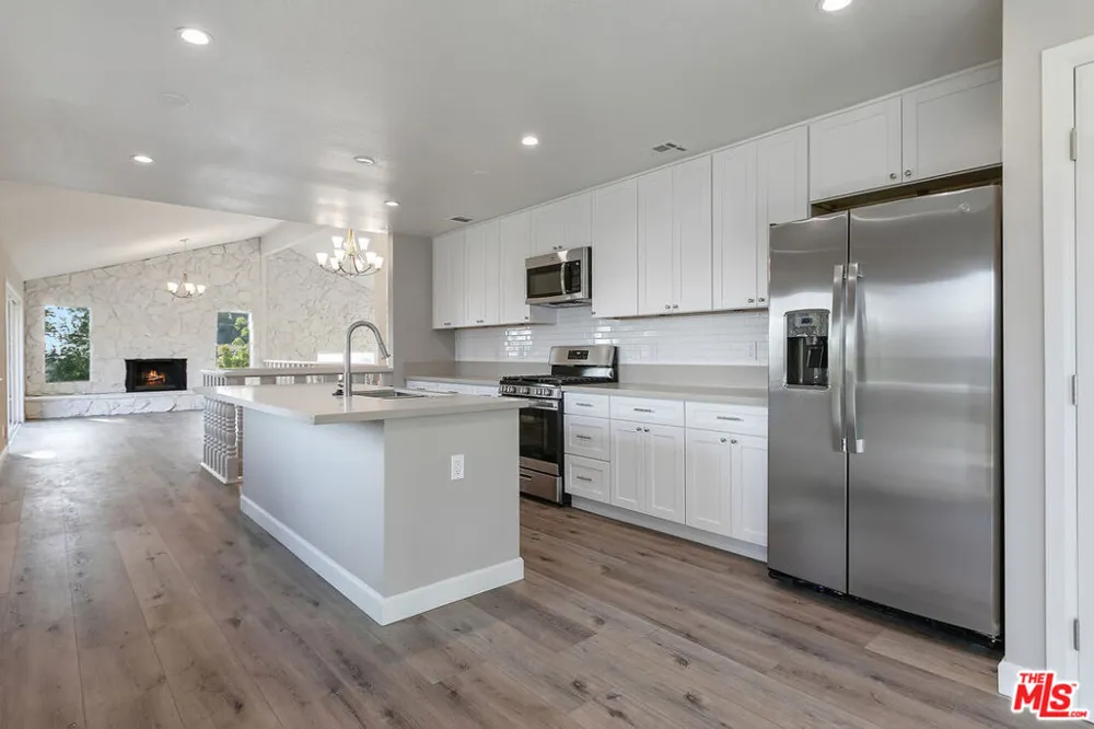 23937 Jensen Drive West Hills, CA 91304
