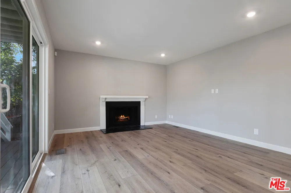 23937 Jensen Drive West Hills, CA 91304