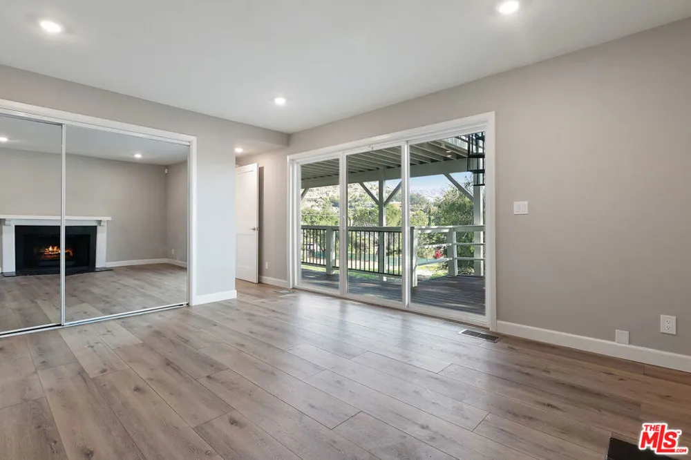 23937 Jensen Drive West Hills, CA 91304
