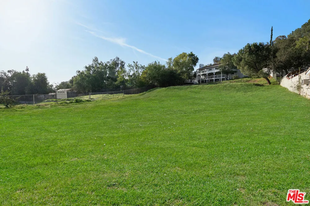 23937 Jensen Drive West Hills, CA 91304