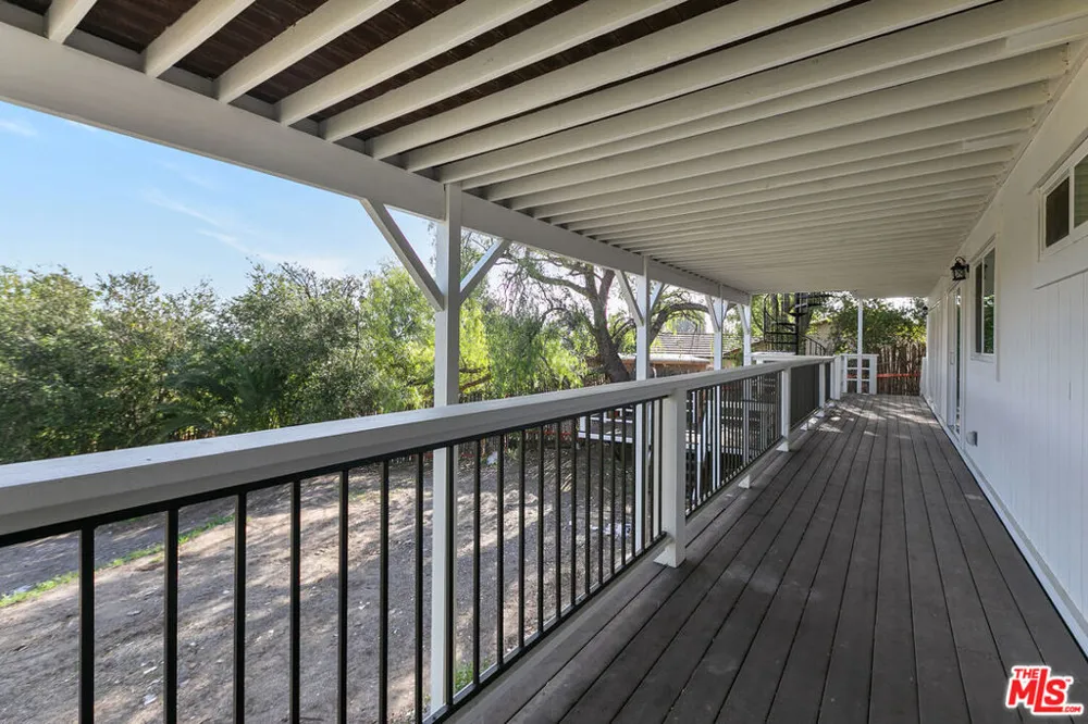23937 Jensen Drive West Hills, CA 91304