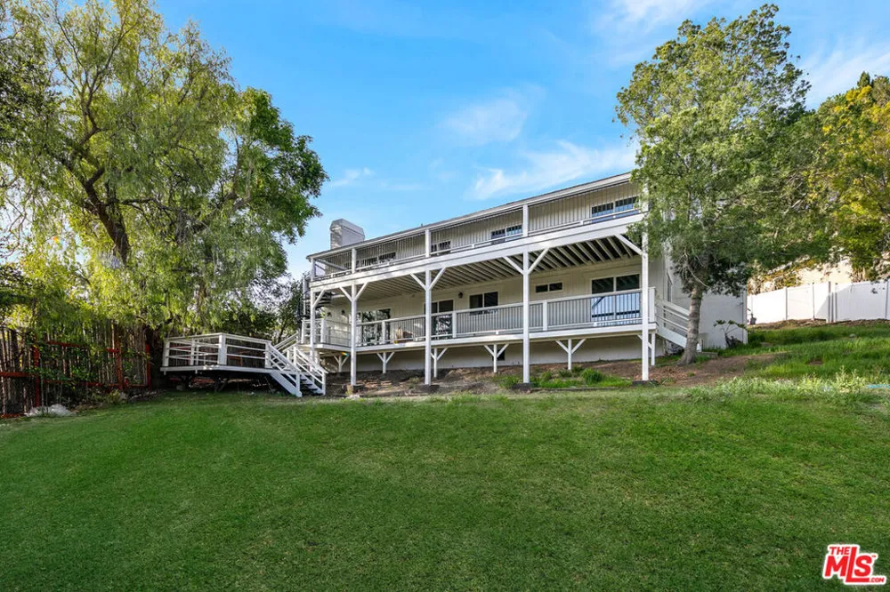 23937 Jensen Drive West Hills, CA 91304