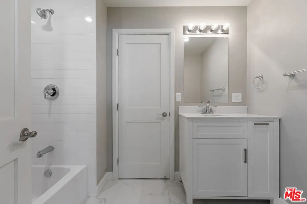 23937 Jensen Drive West Hills, CA 91304