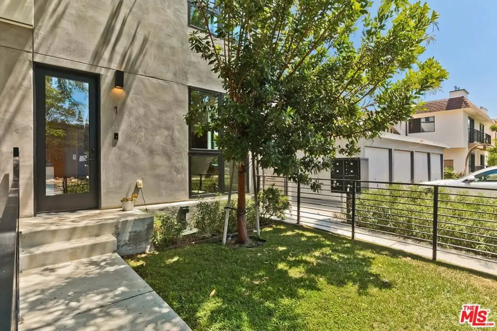 4180 Duquesne Avenue #1 Culver City, CA 90232
