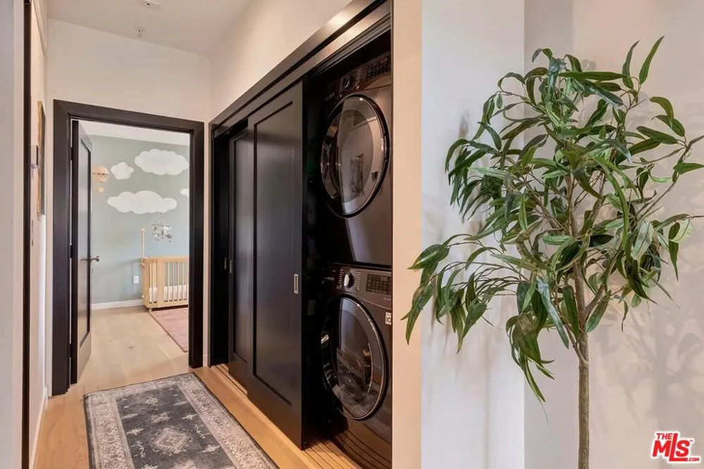 4180 Duquesne Avenue #1 Culver City, CA 90232