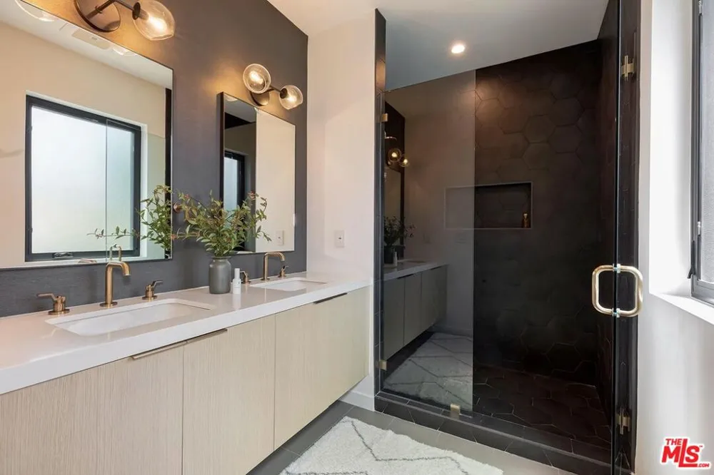 4180 Duquesne Avenue #1 Culver City, CA 90232