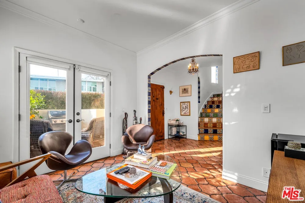 934 Hilldale Avenue West Hollywood, CA 90069