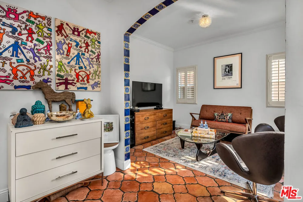 934 Hilldale Avenue West Hollywood, CA 90069