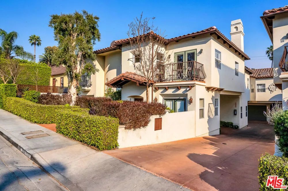 934 Hilldale Avenue West Hollywood, CA 90069