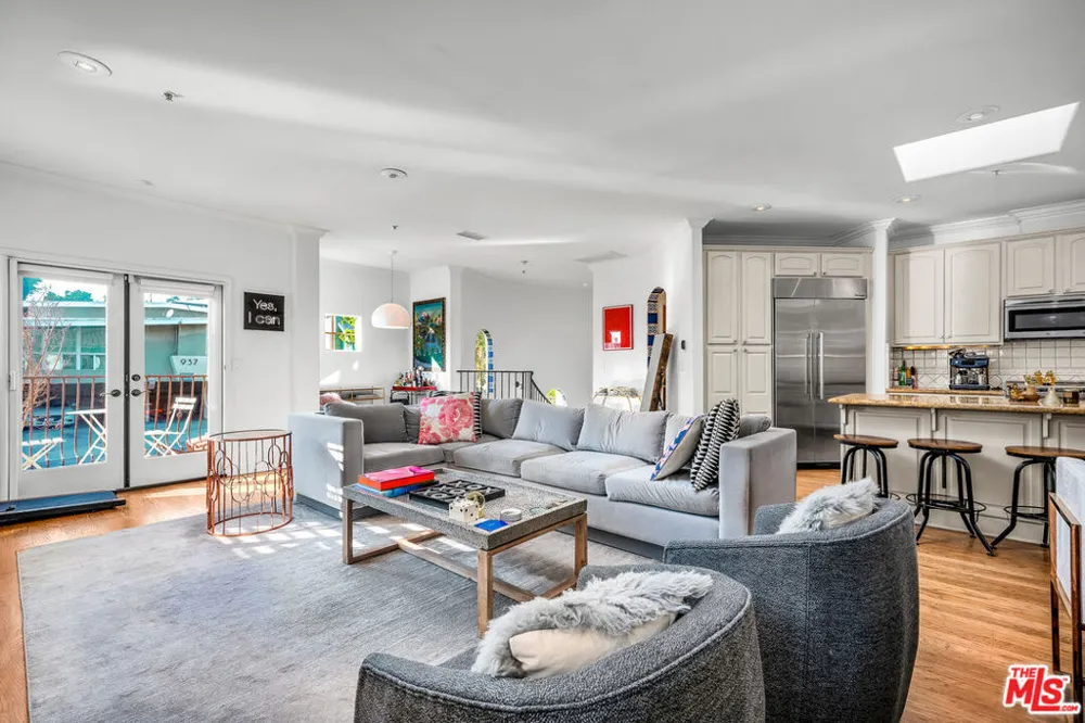 934 Hilldale Avenue West Hollywood, CA 90069