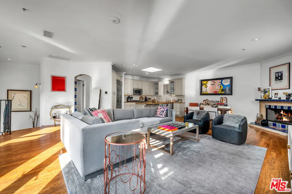 934 Hilldale Avenue West Hollywood, CA 90069