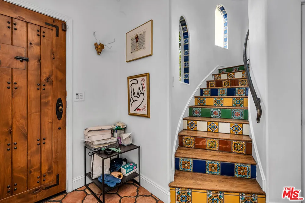934 Hilldale Avenue West Hollywood, CA 90069