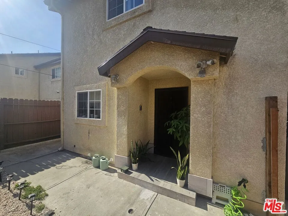 4922 W 104th Street Inglewood, CA 90304