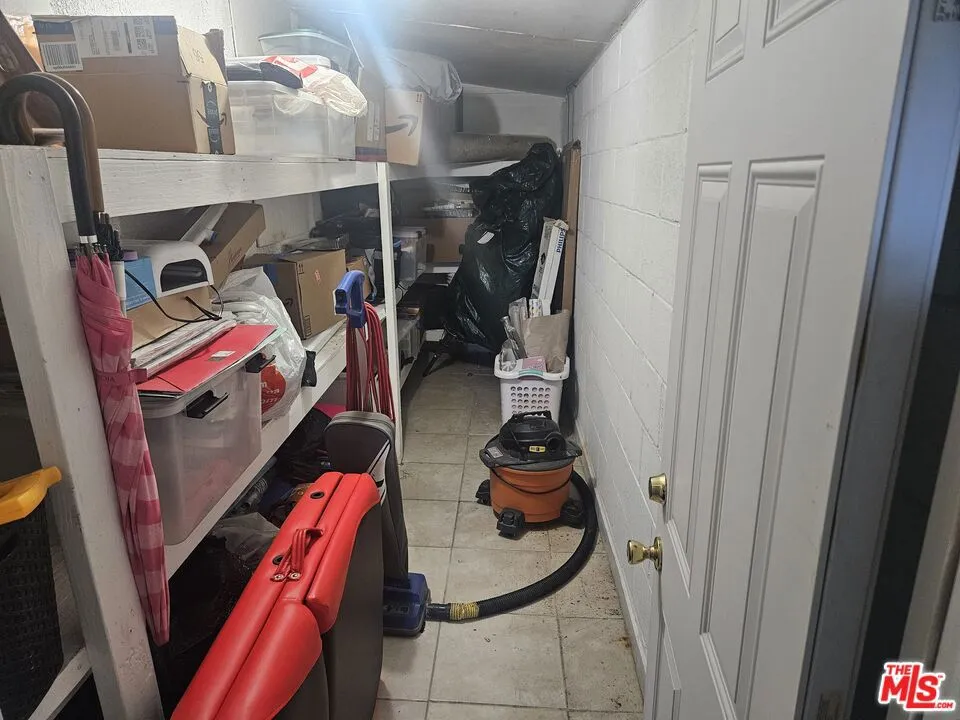 4922 W 104th Street Inglewood, CA 90304