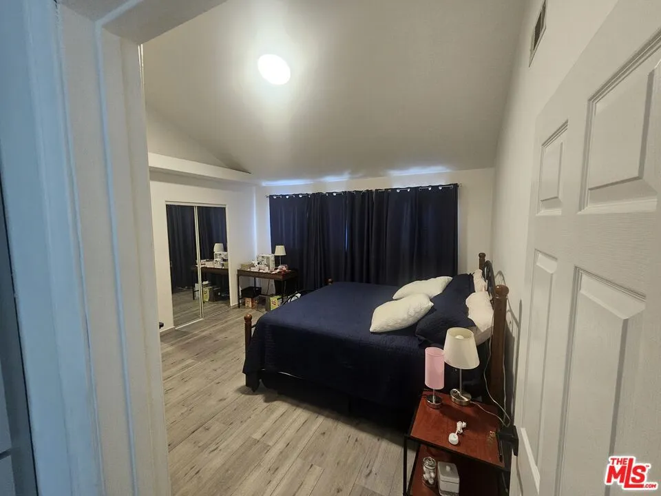 4922 W 104th Street Inglewood, CA 90304
