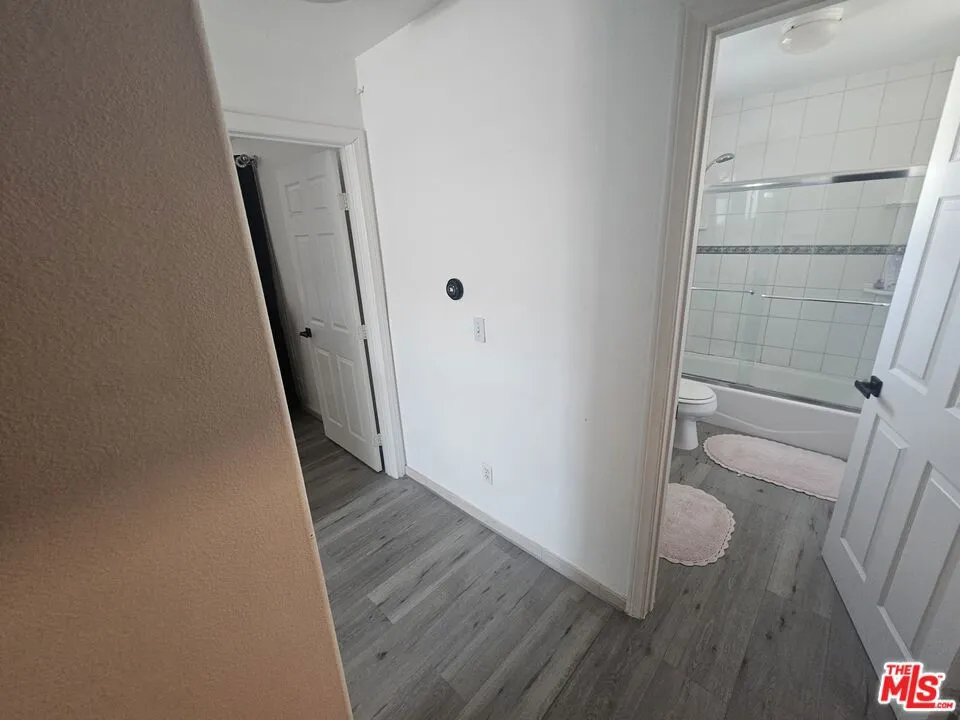 4922 W 104th Street Inglewood, CA 90304