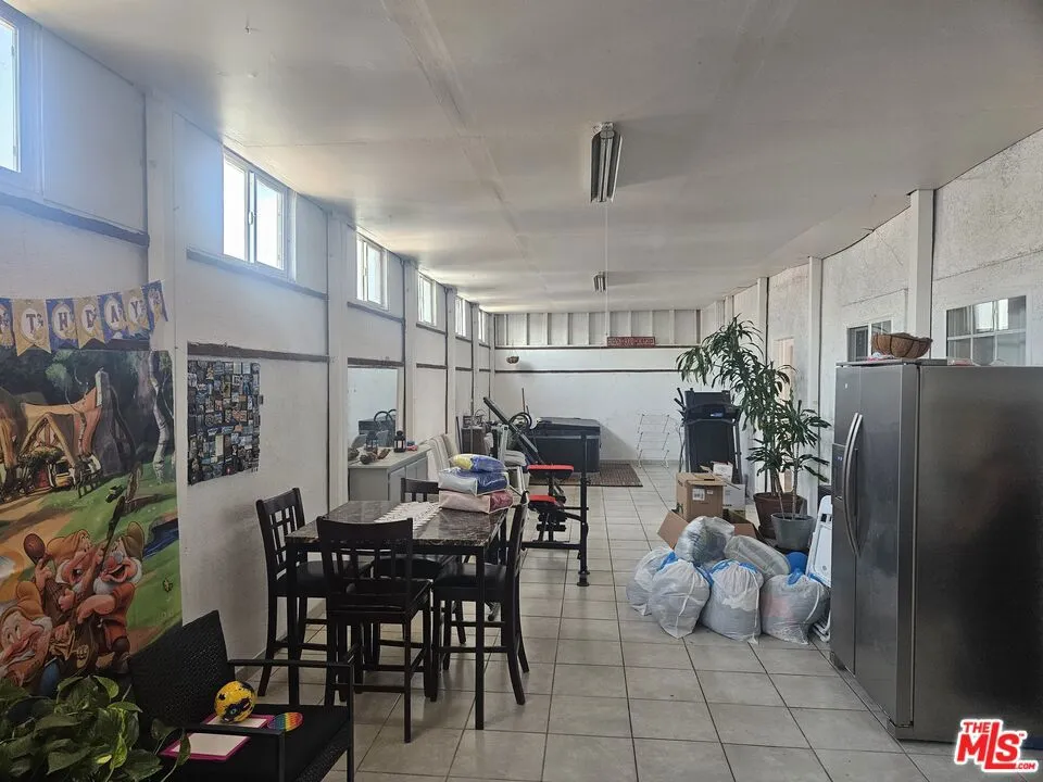 4922 W 104th Street Inglewood, CA 90304