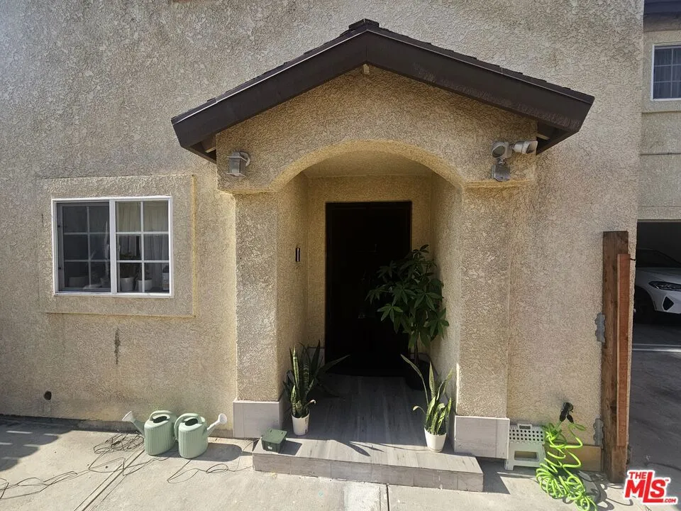 4922 W 104th Street Inglewood, CA 90304
