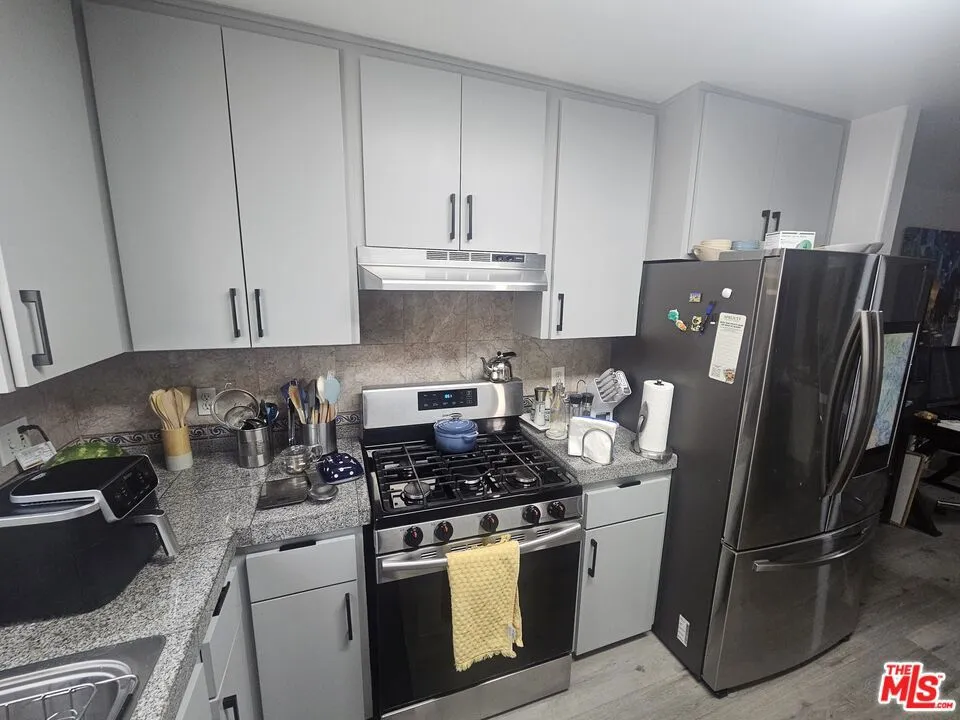 4922 W 104th Street Inglewood, CA 90304