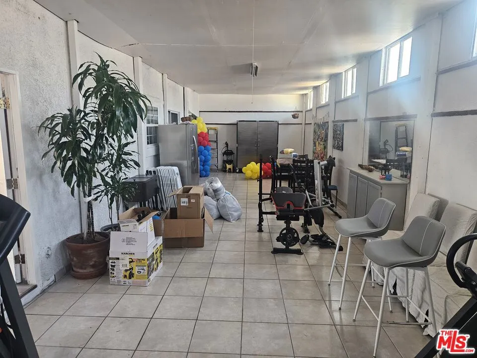 4922 W 104th Street Inglewood, CA 90304