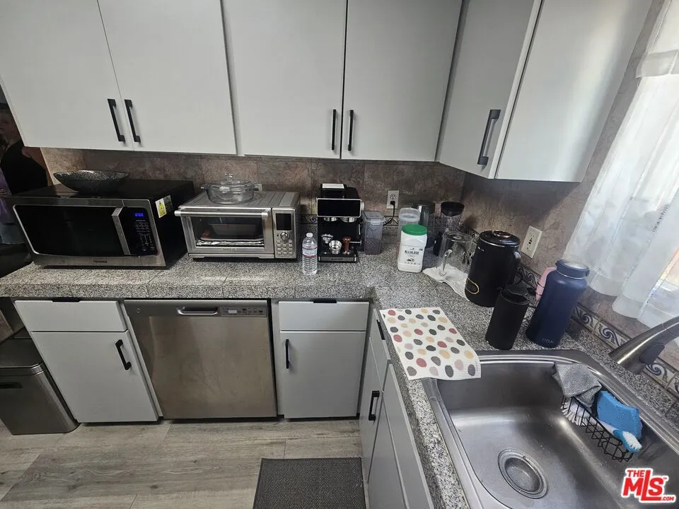 4922 W 104th Street Inglewood, CA 90304