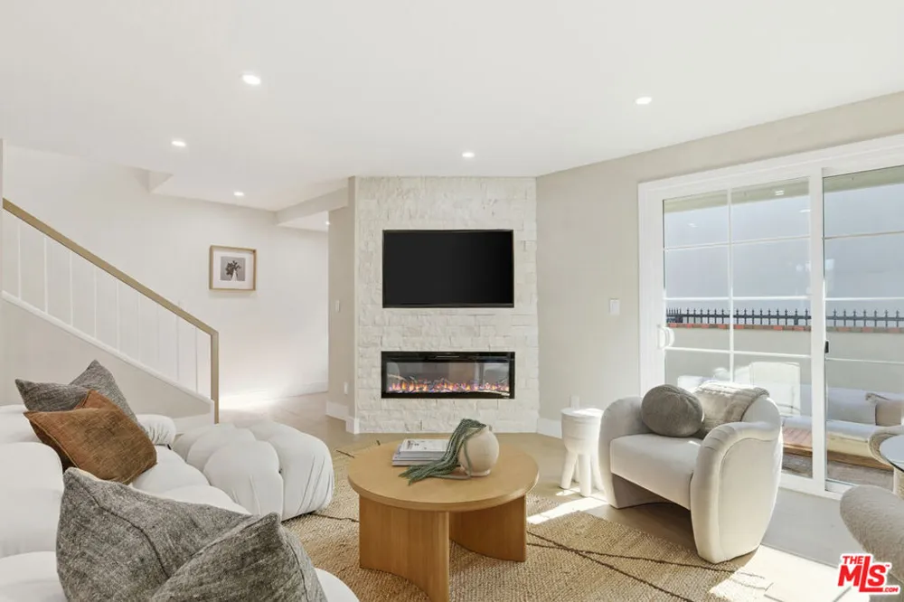 4738 La Villa Marina #A Marina del Rey, CA 90292