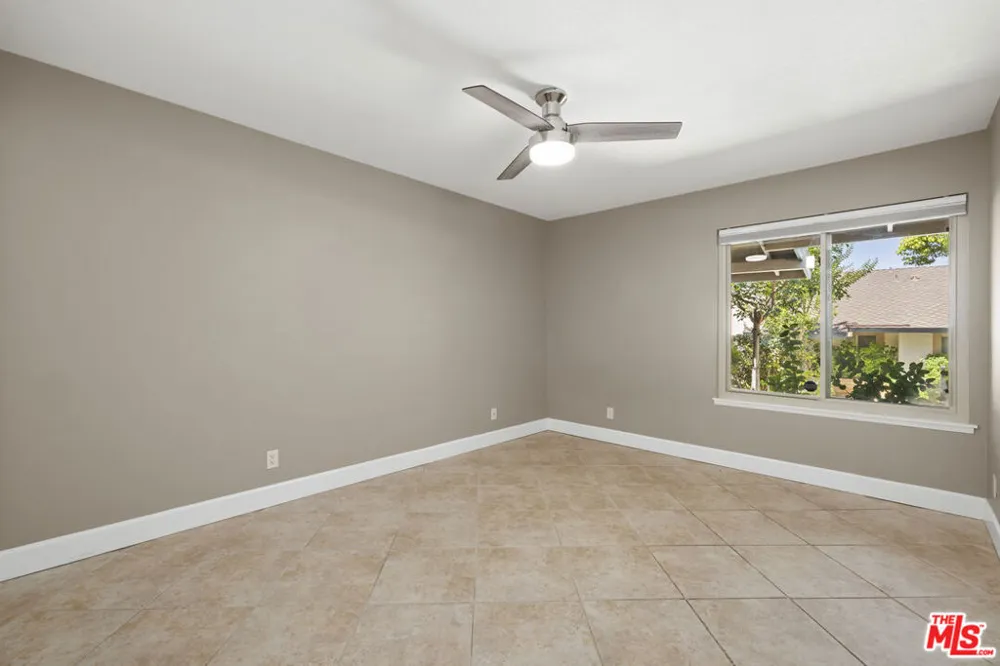 1685 E Avenida De Las Flores Thousand Oaks, CA 91362
