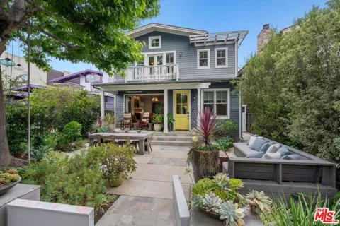 821 Amoroso Place