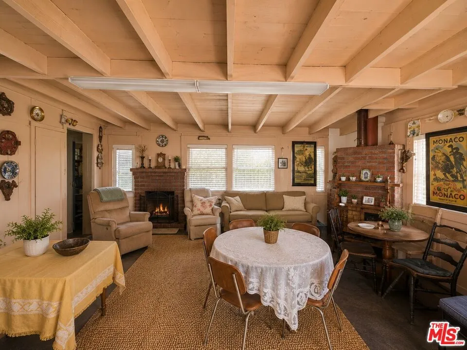 4193 Jackson Avenue Culver City, CA 90232