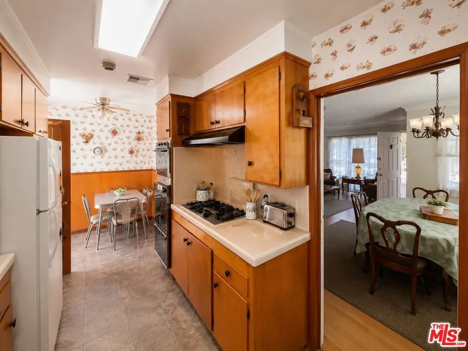 4193 Jackson Avenue Culver City, CA 90232