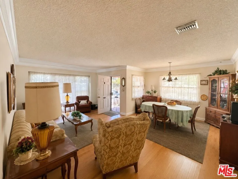 4193 Jackson Avenue Culver City, CA 90232
