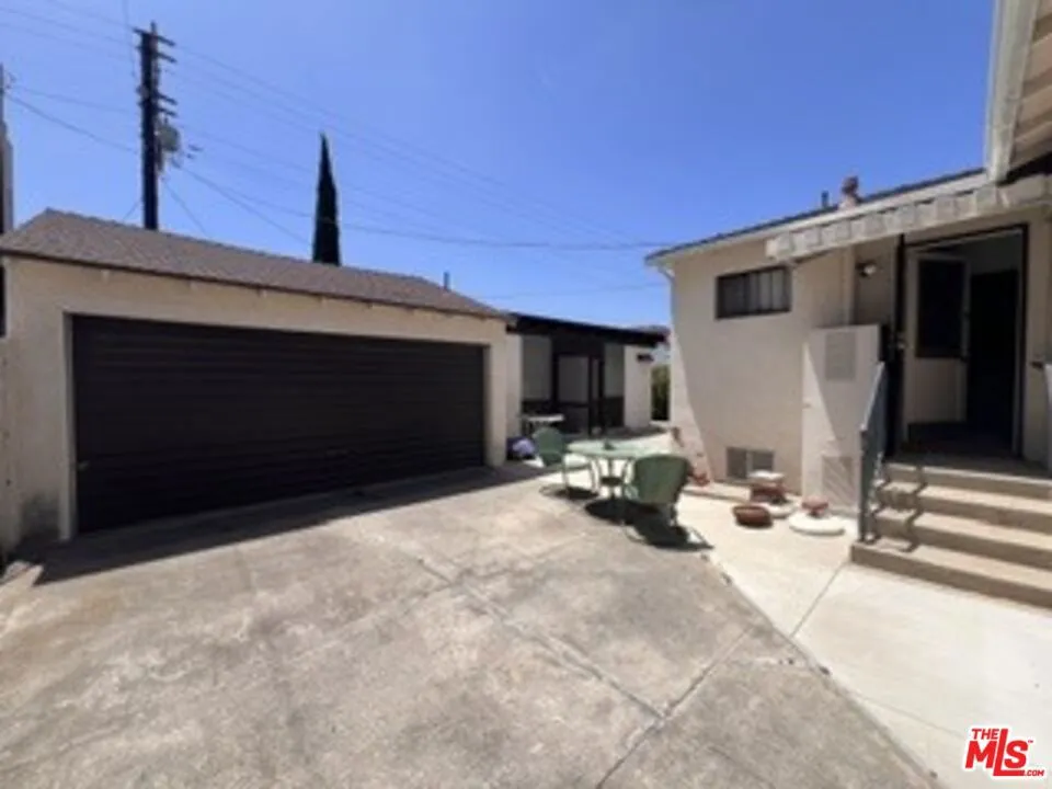 4193 Jackson Avenue Culver City, CA 90232