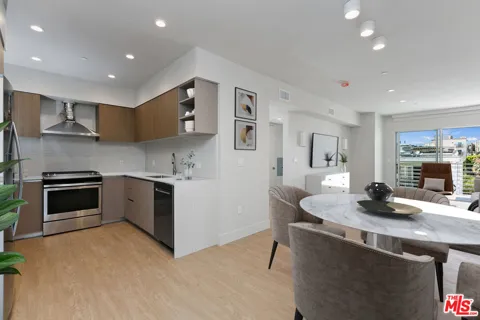11837 Mayfield Avenue #404